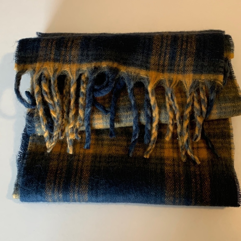 GAP Navy and Navy Super Soft- NWT